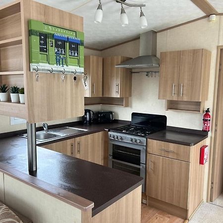 Sunny Escape Villa Selsey Exterior photo
