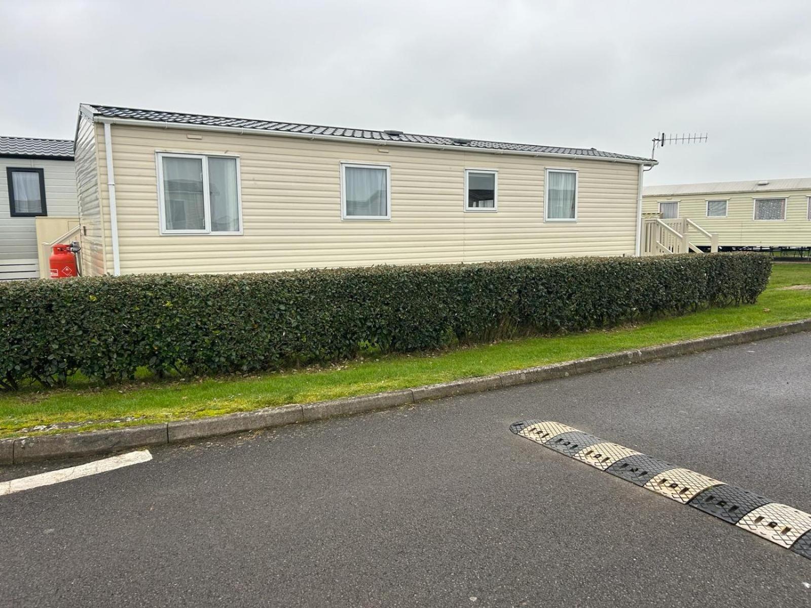 Sunny Escape Villa Selsey Exterior photo